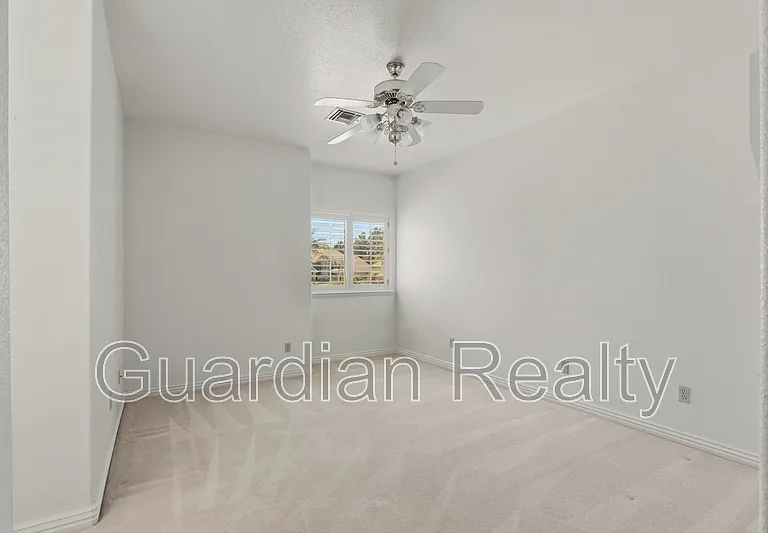 1888 Woodhaven Dr — Photo 36