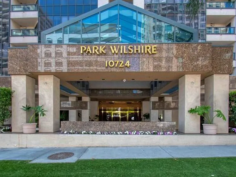 10724 Wilshire Blvd #809 — Photo 15