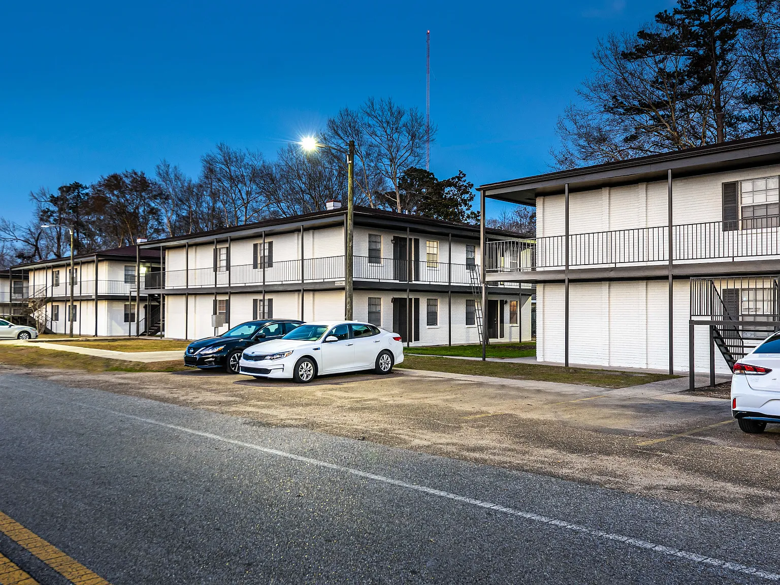 Ashwood Apartment Homes — Photo 2
