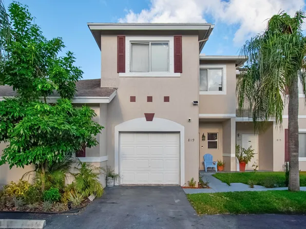 819 NW 42 Place #819, Deerfield Beach, FL 33064