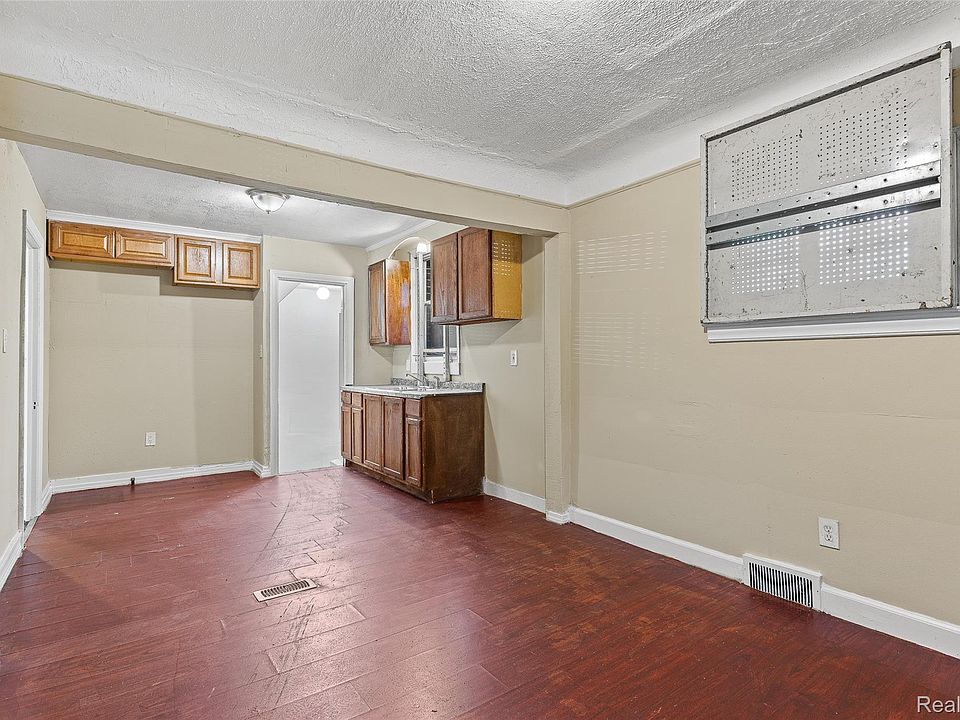 9910 Somerset Ave, photo 6
