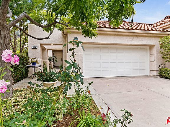 3rd image of 614 Palisades Dr