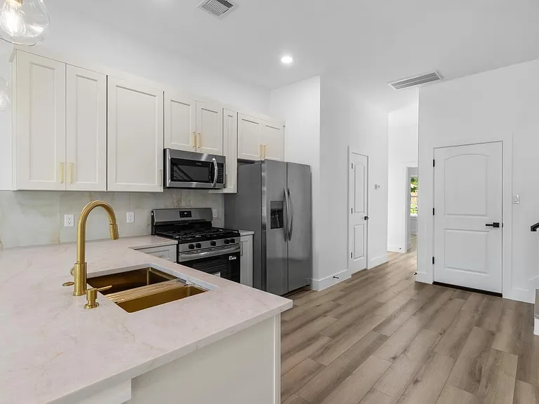 4412 Alvin St #A — Photo 6