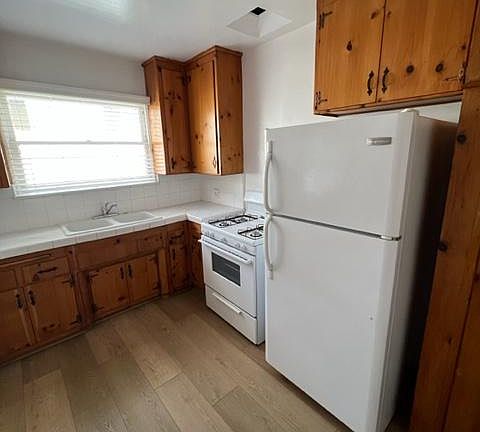 4th image of 3709 1/2 Sawtelle Blvd #3709-1/2