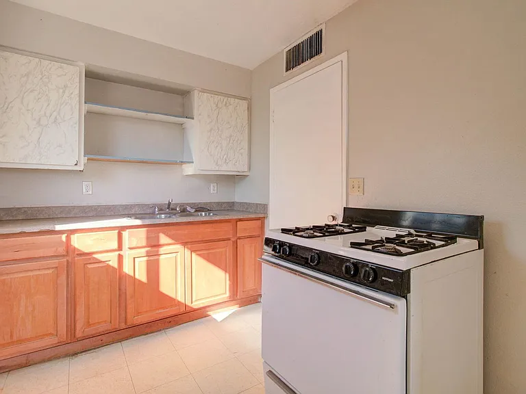 342 W Taylor Ave — Photo 7