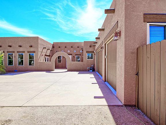 2nd image of 323 Dakota Cir
