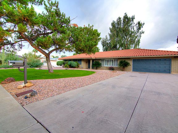3rd image of 528 W Tam Oshanter Dr