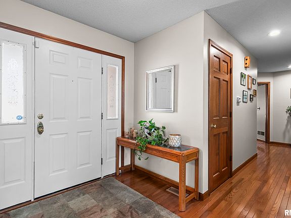 4th image of 3924 Old Mill Ln