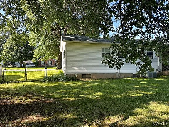 5th image of 1786 Southridge Ln