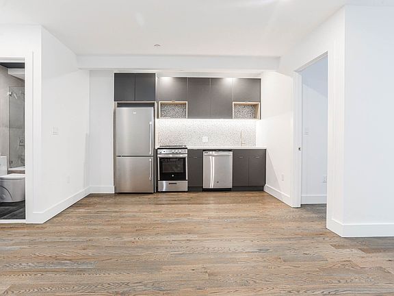2nd image of 224 Hawthorne St #5F