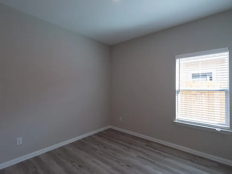 1902 Oliver St — Photo 17
