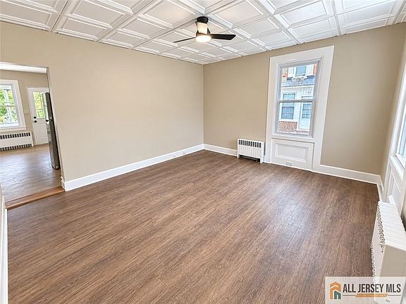 5th image of 54 Park Ave