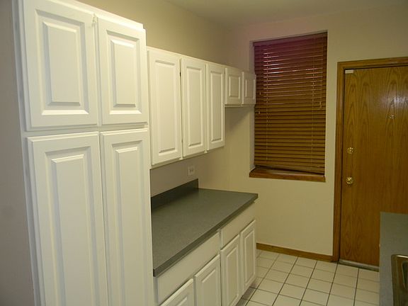 5th image of 10907 S Longwood Dr APT 1