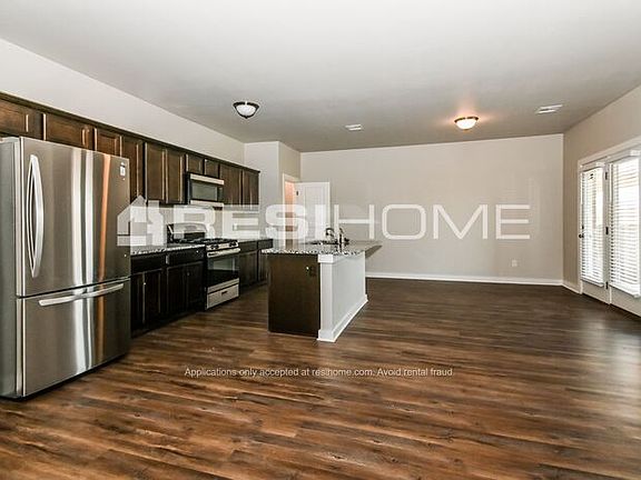 3rd image of 14312 Peach Tree Dr