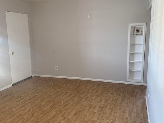 5th image of 11429 W Lakeshore Dr