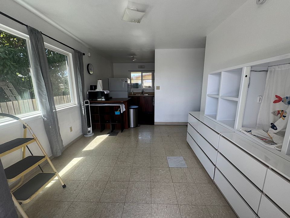1st image of 130 Halenani Dr #A