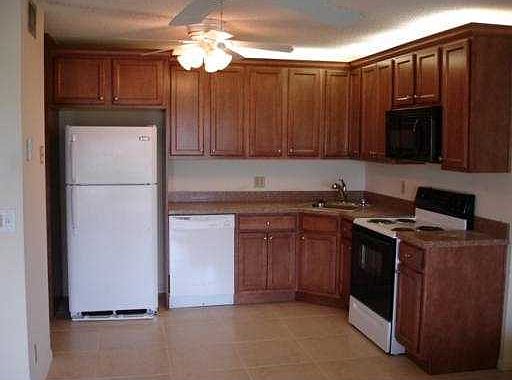 4th image of 1113 Green Pine Boulevard #E3