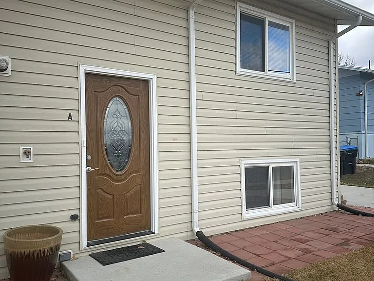 380 Shoshone Ave #A — Photo 1