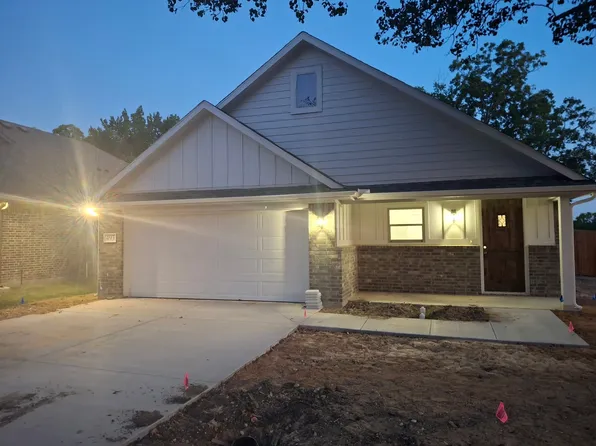 493 W Jefferson St, Van Alstyne, TX 75495