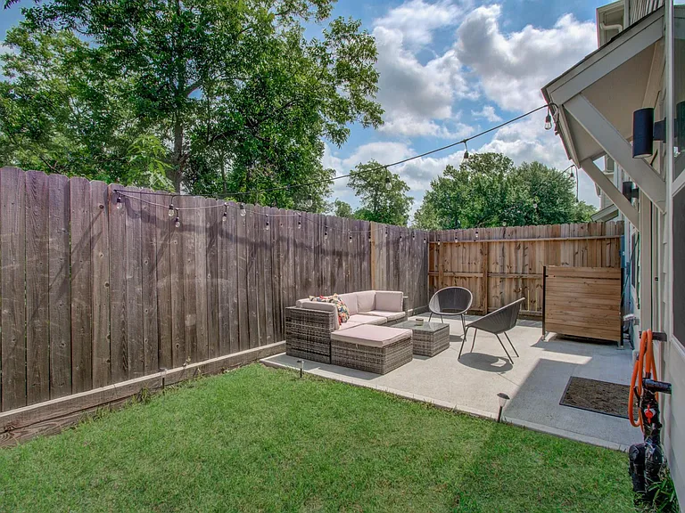 970 Highland Sound Ln — Photo 27