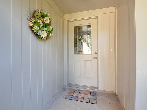 4th image of 3923 Issacks Way