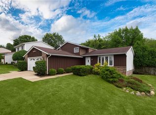 4697 Coral Gables Dr, Parma, OH 44134