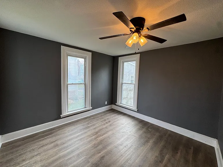 411 N Aldrich St — Photo 3
