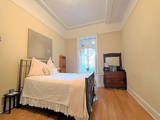 3rd image of 344 W 72nd St APT 1C