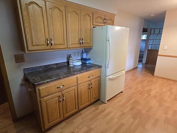 5th image of 533 Degner AVENUE