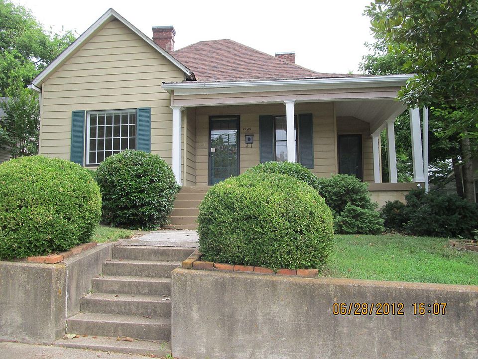 1020 Bate Ave--entry