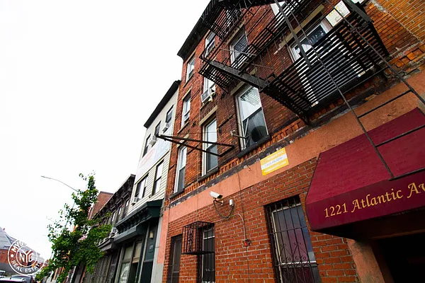 Rented by MySpaceNYC | media 7