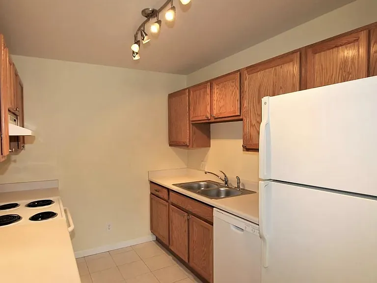 13087 W Cedar Dr #128 — Photo 7