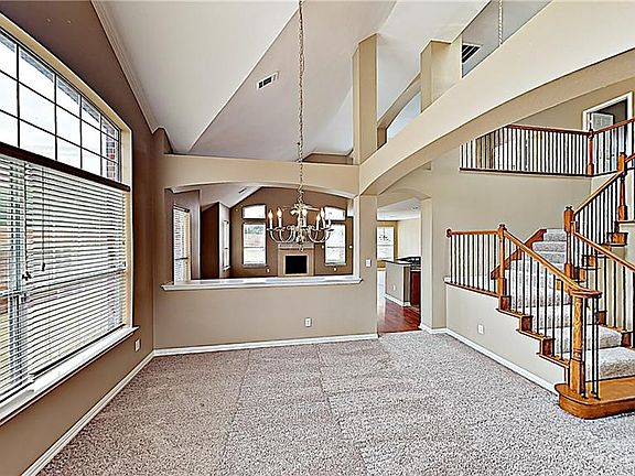 4th image of 1004 Rosemont Dr