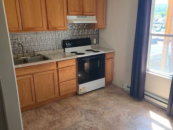 4th image of 52 Chestnut St #C