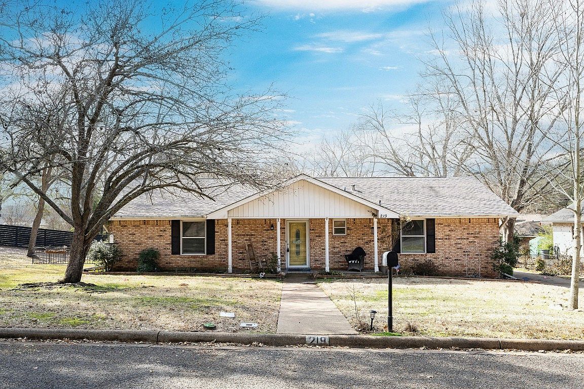 219 Guadalupe Dr, Athens, TX 75751 | MLS #20257331 | Zillow