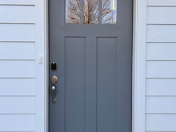 Front entrance w/ keyless entry smart lock