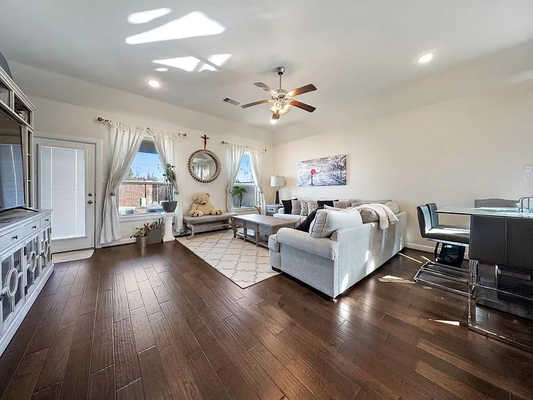 18106 Alora Springs Trce — Photo 9