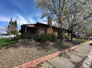 2720 Lerwick Rd, Sacramento, CA 95821