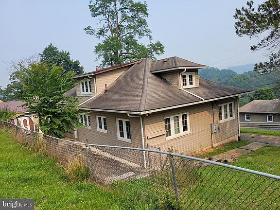 3rd image of 885 Braddock Rd