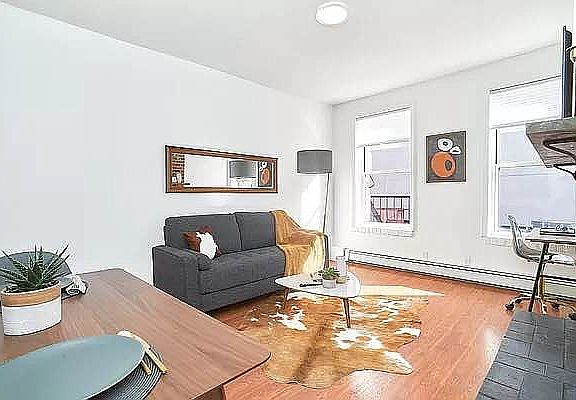 4th image of 146 10th Ave #11