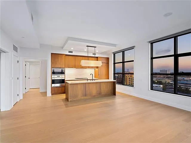 1001 Julia St #9B — Photo 5
