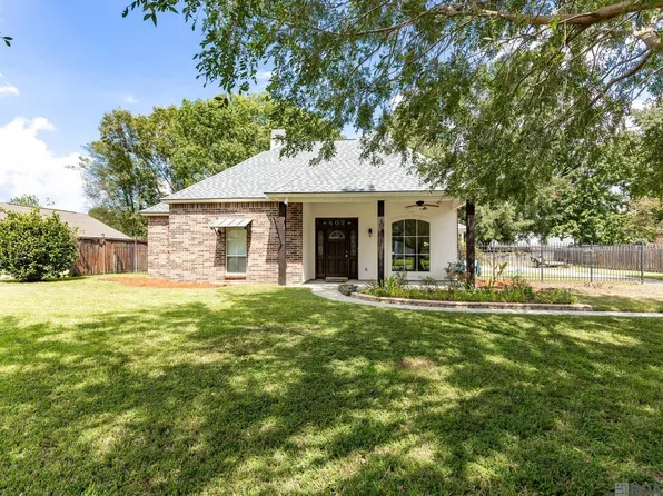 407 Gleason St, Brusly, LA 70719