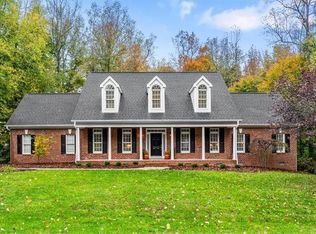 1903 Ridge Oaks Ct, Oak Ridge, NC 27310