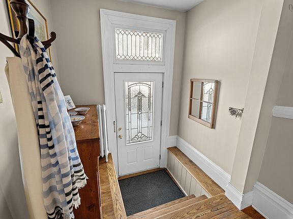 5th image of 5742 Victoria Rd