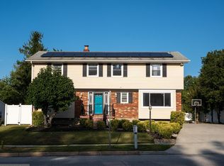 10201 Greenside Dr, Cockeysville, MD 21030