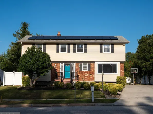 10201 Greenside Dr, Cockeysville, MD 21030