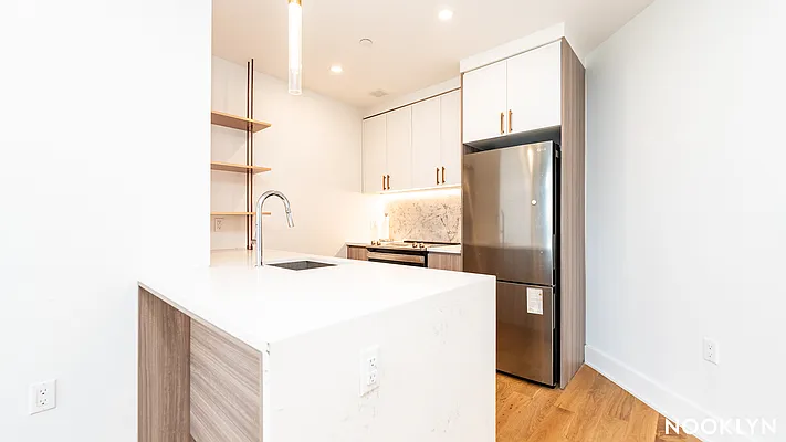 Rented by Nooklyn NYC LLC | media 21