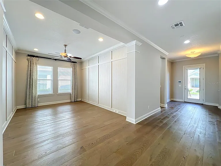 9646 Reymont St — Photo 10