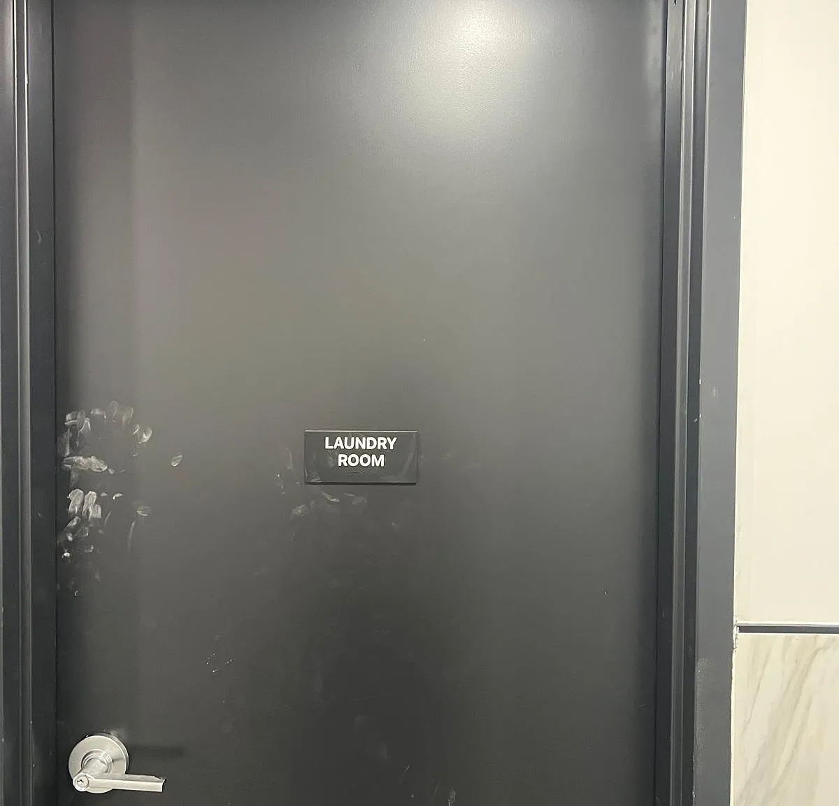 2 bed, 800 sqft, $3,058 — Photo 3