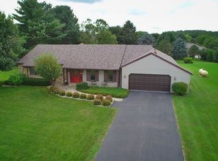 3130 N Silver Ridge Dr, Oregon, IL 61061